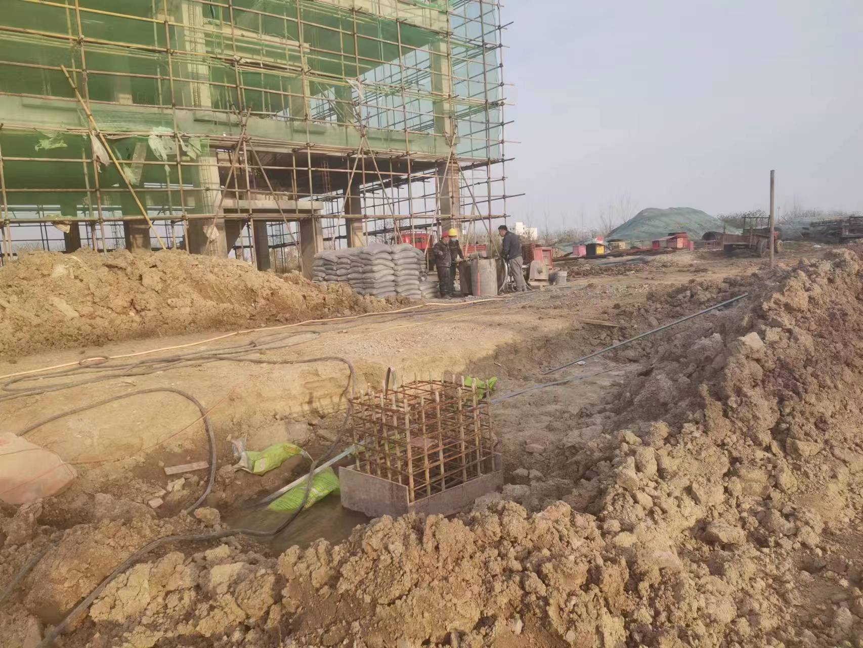 铁东当桥梁出现裂缝的时候应该及时加固修补